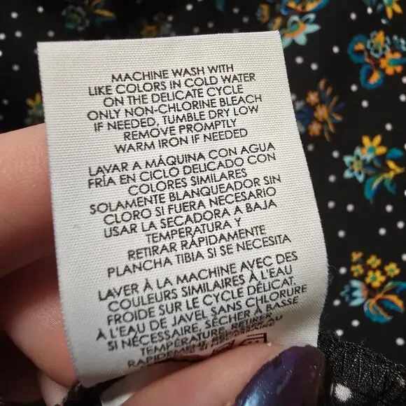 Cabi adorable black ditsy floral sleevless collared button down top small - Picture 6 of 10